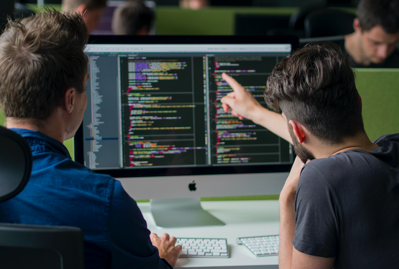 ما الفرق بين اسم شركة تقنية معلومات جيد وآخر سيء؟